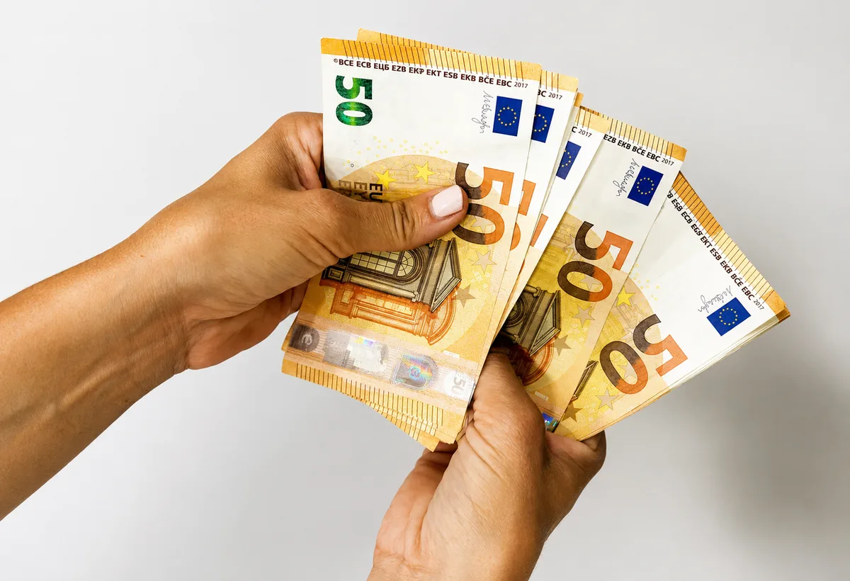 Pagamento immediato in contanti con ricevuta della transazione